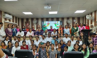 जीबीएम कॉलेज में 'वंदे मातरम्' गीत के 150 वर्ष पूर्ण होने पर स्मरणोत्सव का हुआ आयोजन, एनएसएस स्वयंसेवकों, एनसीसी कैडेटों एवं समस्त महाविद्यालय परिवार ने सस्वर एक साथ गाया वंदे मातरम् गीत