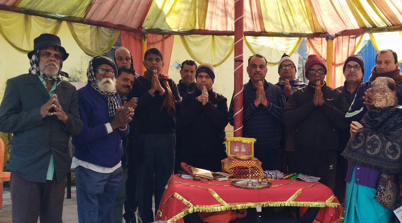 अस्वस्थ बच्चों की शीघ्र स्वास्थ्य कामना के लिए सामुहिक प्रार्थना का आयोजन 