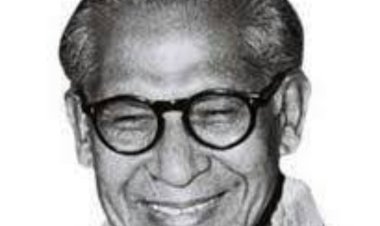 बच्चन जी का संपूर्ण जीवन हिंदी कविता को समर्पित रहा था