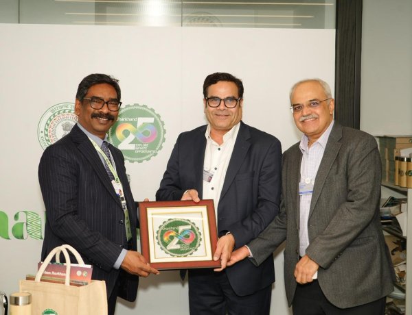 वर्ल्ड इकोनॉमिक फोरम में इंफोसिस ग्लोबल के साथ टेक्नोलॉजी और एआई में सहयोग पर चर्चा