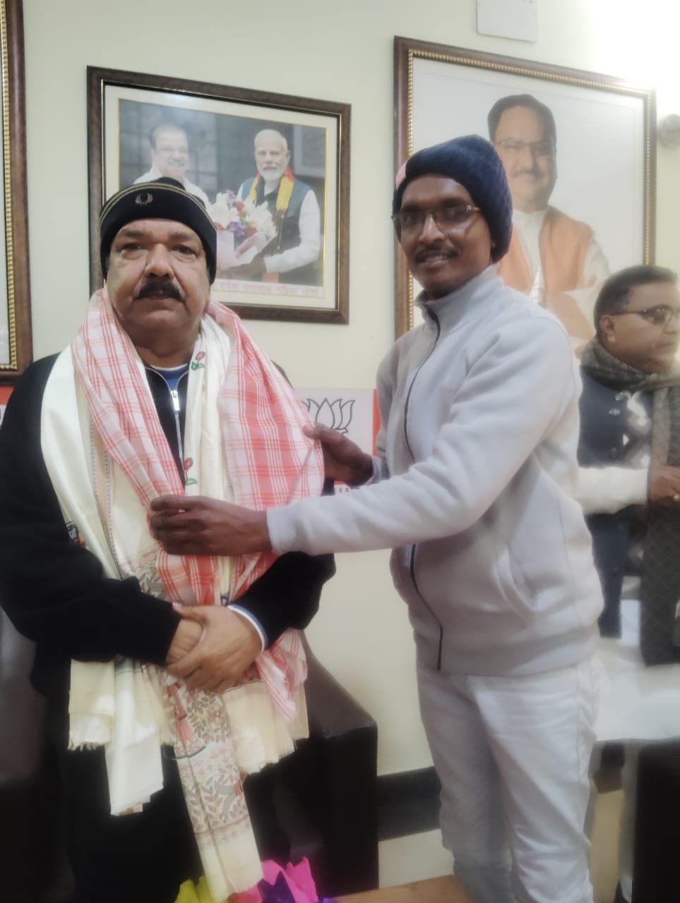 मानपुर पटवा टोली उद्योग मंत्री का सम्मान, बुनकरों की समस्याओं से कराया अवगत