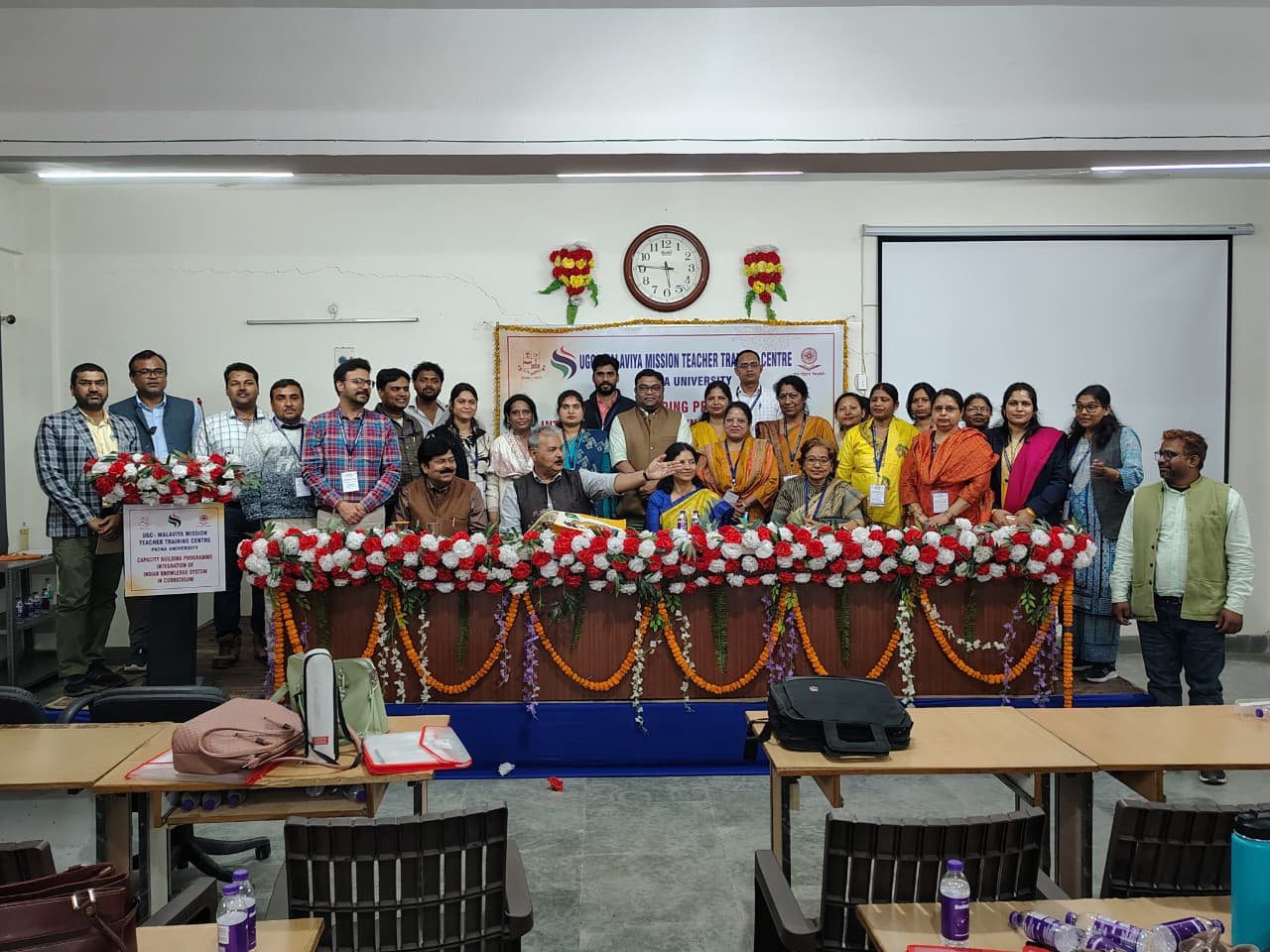 उपभोक्तावादी मानसिकता से ऊपर उठकर प्रकृति के साथ संतुलन में रहकर विकास कार्य करने की है आवश्यकता, भारतीय मनीषियों से प्राप्त ज्ञान की जड़ों को नष्ट होने से बचाने के लिए करने होंगे प्रयत्न