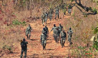 सारंडा में नक्सलियों के खिलाफ ऑपरेशन जारी, IEED ब्लास्ट में सहायक कमांडेंट जख्मी, सर्च ऑपरेशन तेज, हाईअलर्ट घोषित